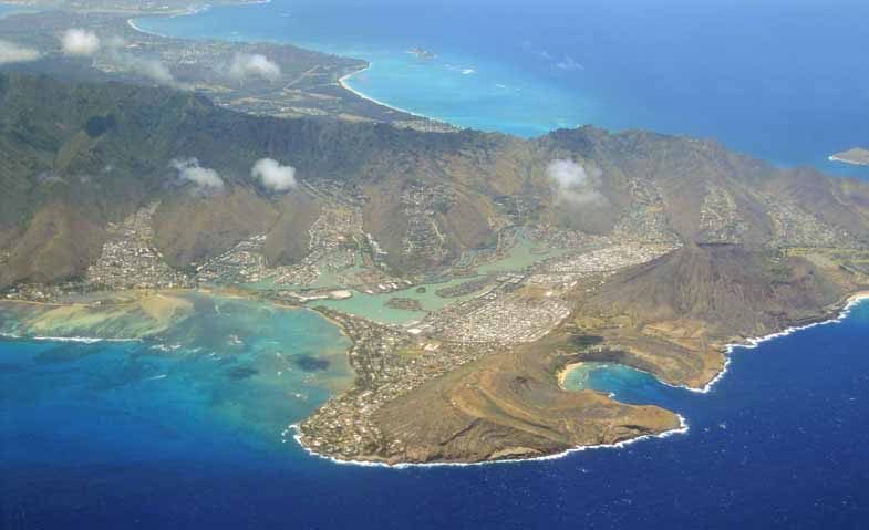 Die Hanauma Bay vom Flugzeug aus