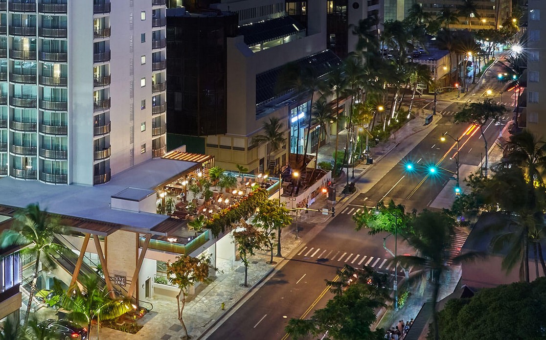 Das Hideout Restaurant auf der Terrasse des Laylow Hotels