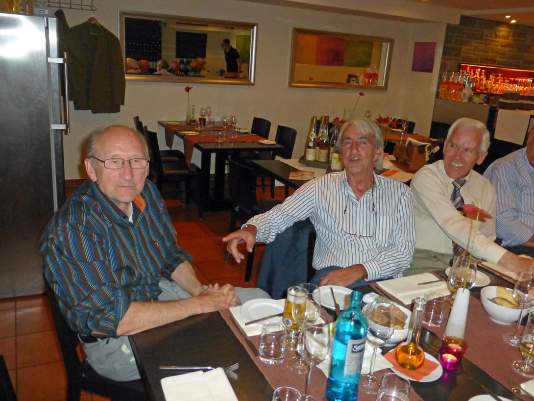 Klassentreffen OIb 2013-02 Viktor Pilarczyk mit Wolfgang Kreutzer und Theo Schwakenberg
