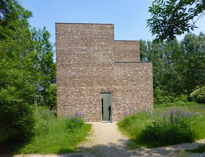 KLassentreffen OIb 2013-47 Der Turm auf der Insel Hombroich