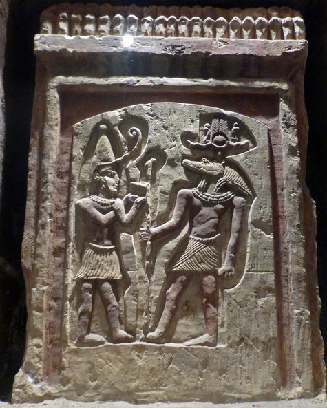 Relief mit dem Krokodilgott Sobek