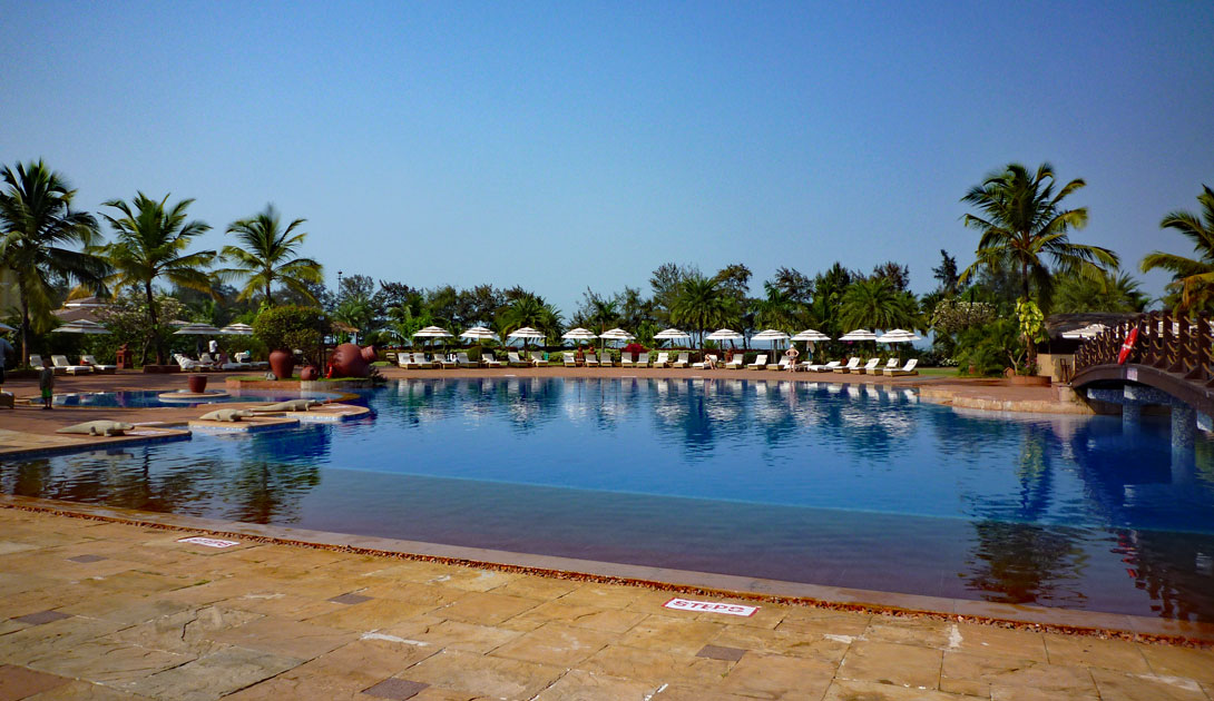 Pool im Lalit Interconti in Goa