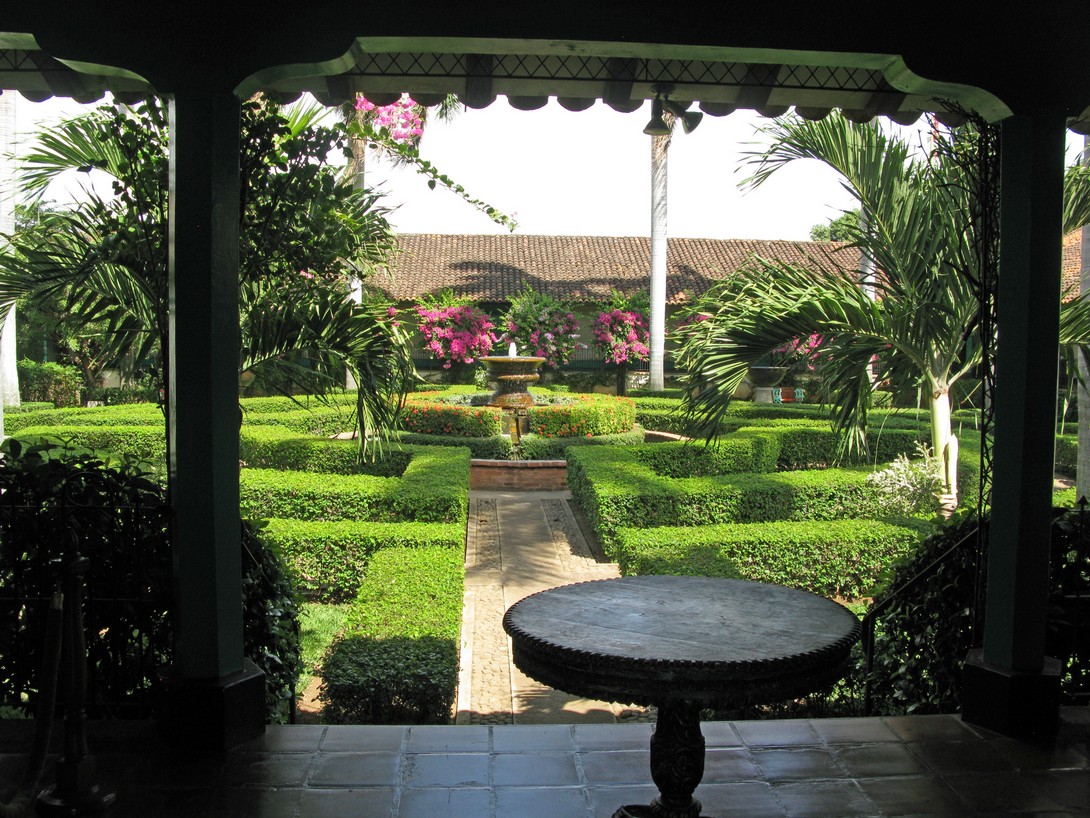 Klostergarten im Hotel Convento in León