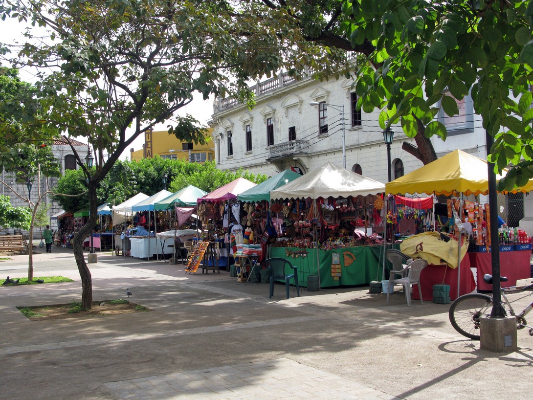 Verkaufsstände auf der Plaza in León