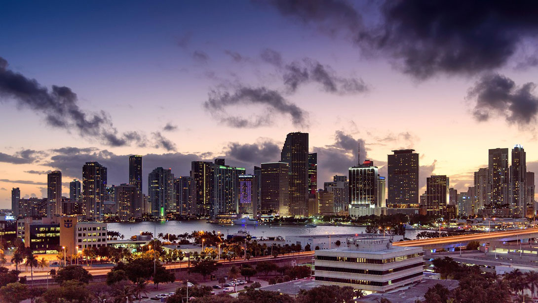 Miami Bayside am Abend