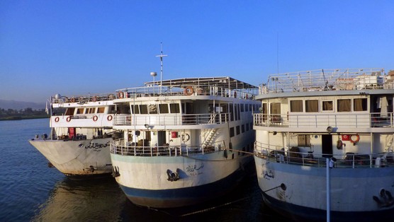 Kreuzfahrtschiffe auf dem Nil