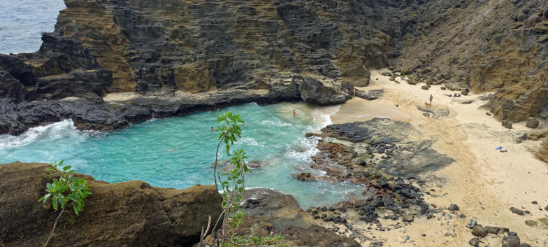 Kleine versteckte Bucht am Blow Hole