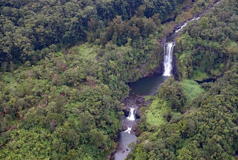 Wasserfall im Wailuku River State Park