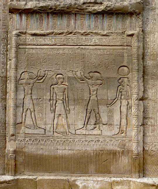 Relief am Tempel in Esna