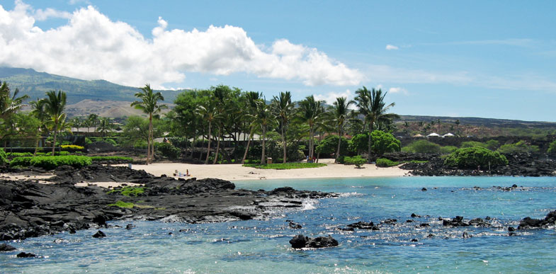 Schöner Strand am Kikaua  Point